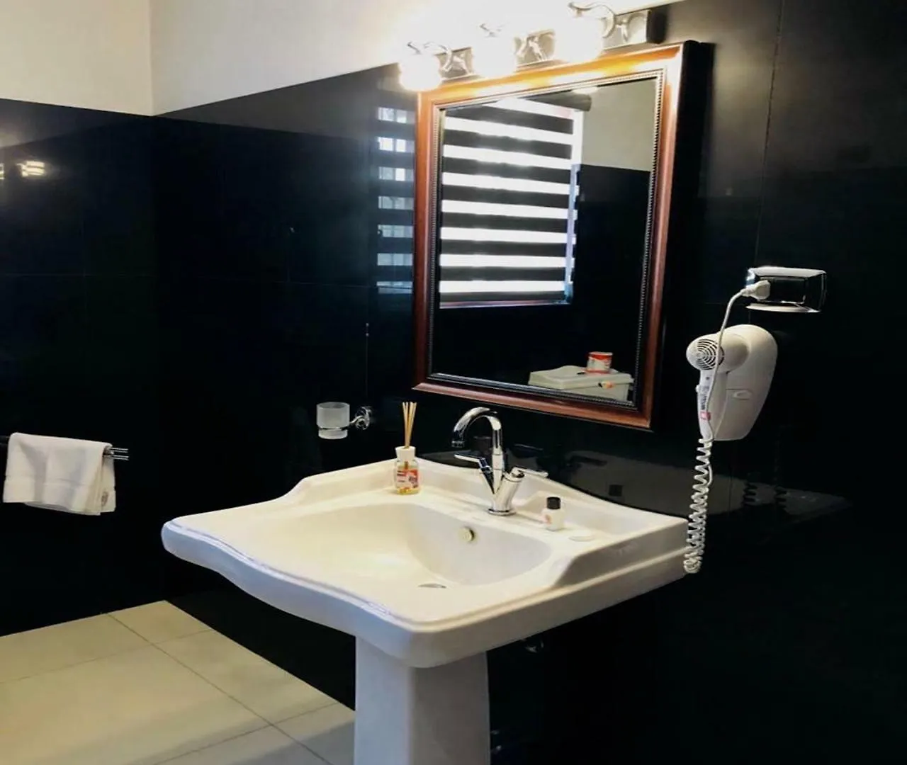 Ama Villa Negombo 3*,